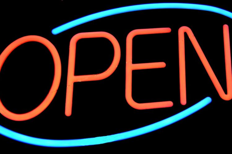 Open Sign - CC0 Creative Commons via Pixabay - https://pixabay.com/photo-1617495/