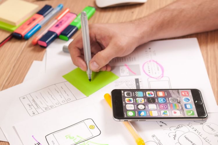 Person developing a mobile app - Provided by William Iven via Pixabay - - CC0 Creative Commons - https://pixabay.com/photo-787980/ 