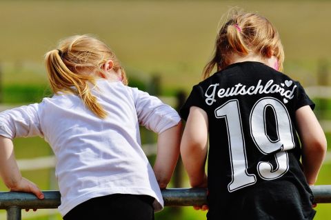 Two girls looking - Photo courtesy of Alexas_Fotos via Pixabay
